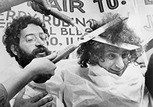abbie-hoffman-getting-haircut-39043211