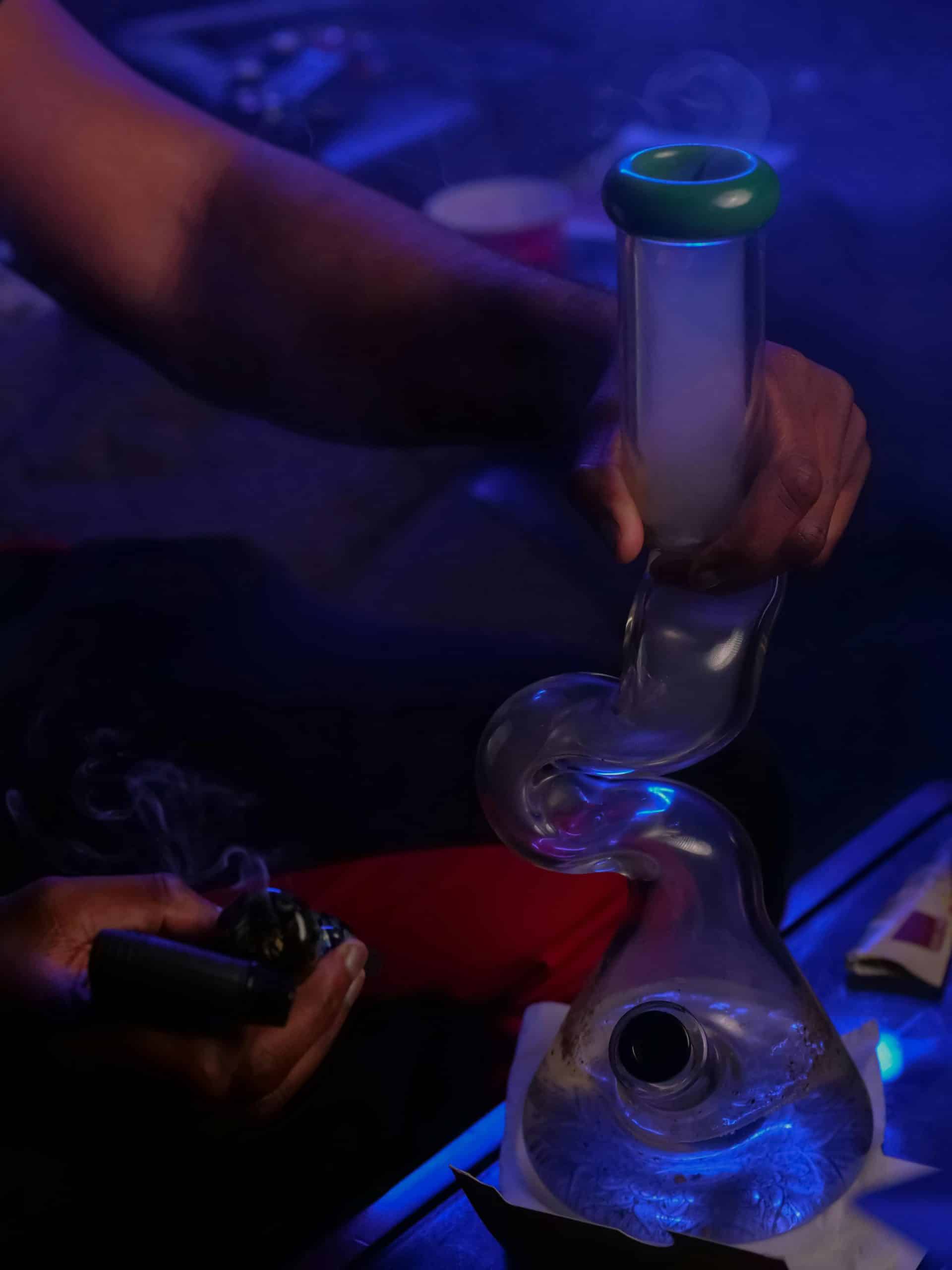 bong shape and size